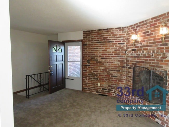 Building Photo - 7503 Hawthorne Ave