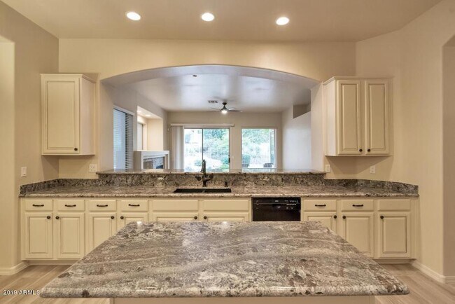 Building Photo - 11471 E Quartz Rock Rd