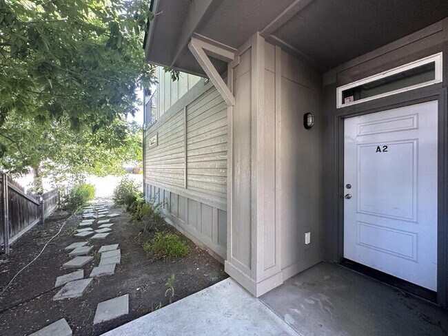 Foto del edificio - 605 W Pine Ave