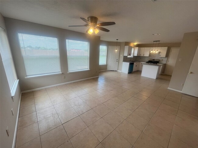 Building Photo - 8202 Alabaster Dr