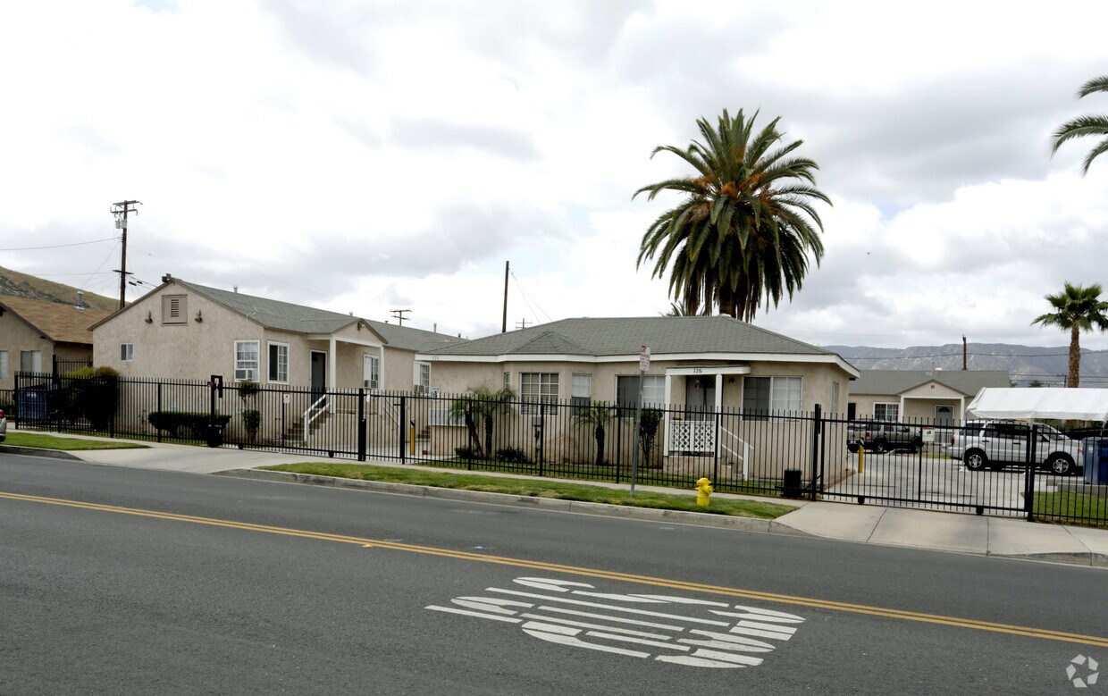 Building Photo - 126 W Heald Ave W