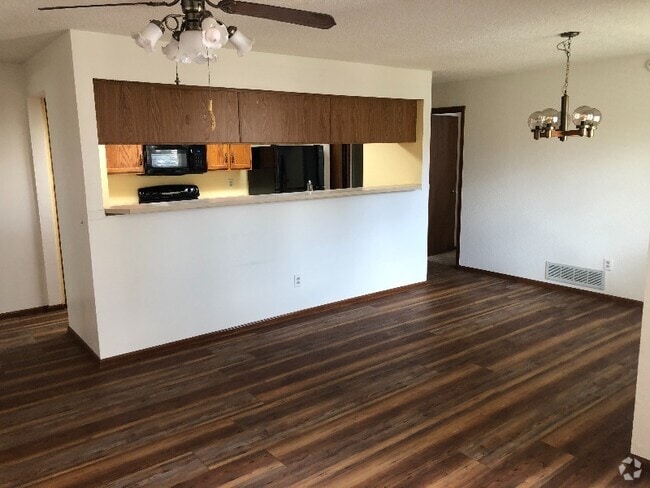 Building Photo - 5033 W 73rd Ave