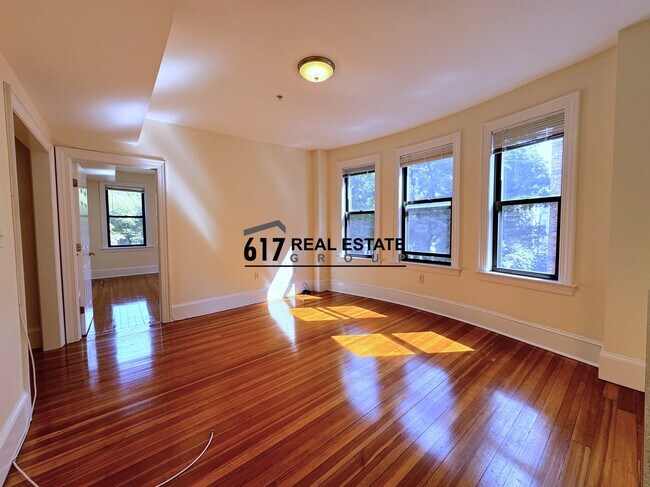 Building Photo - 881 Mass Ave. Unit 34