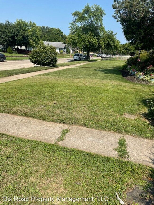 Building Photo - 3 br, 1 bath House - 604 Fifteenth Avenue,