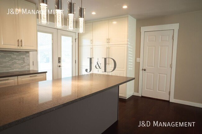 Building Photo - 1490 S 135 W