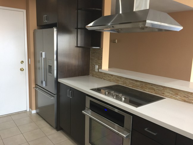 kitchen detail - 10701 Wilshire Blvd