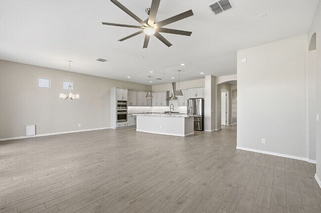 Building Photo - 34594 N Kingman Rd