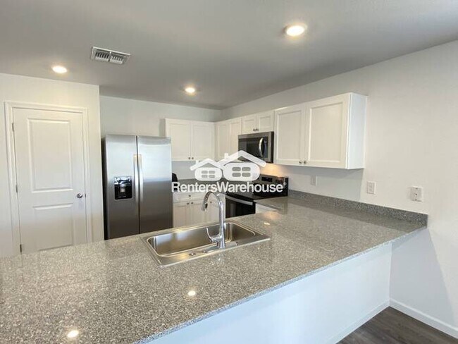 Foto del edificio - 4bed 2bath NEW build - Great layout w/ Goregous Kitchen