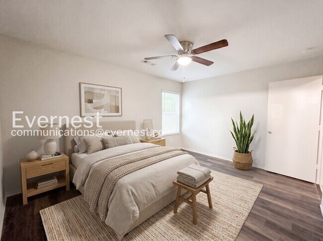 Building Photo - 3 Bed/2 Bath Home with Fenced Yard & Garage / Vouchers Accepted / Available Now!