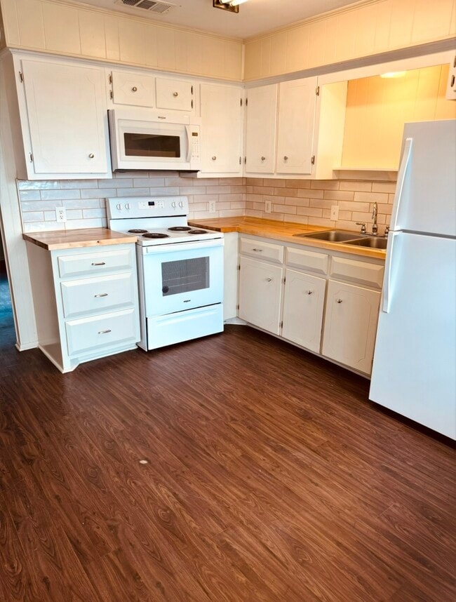 Foto del edificio - 1757 Sheppard Rees Rd