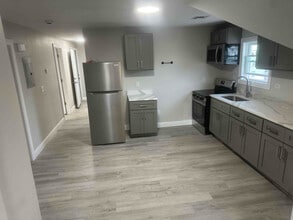 Building Photo - 199 Waldo St