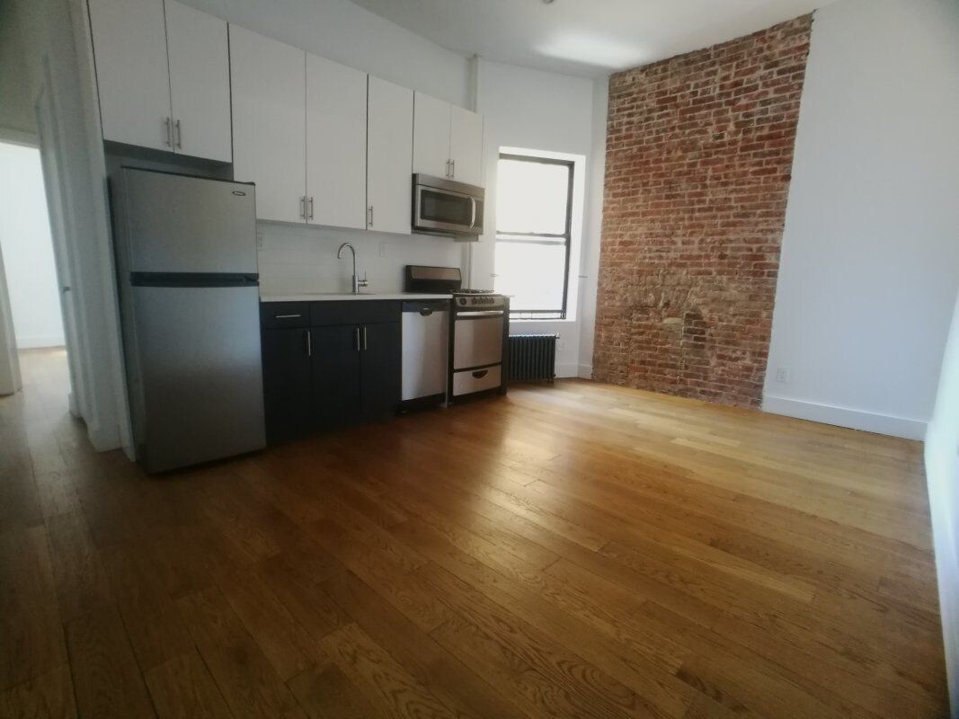 Primary Photo - 165 W 127th St