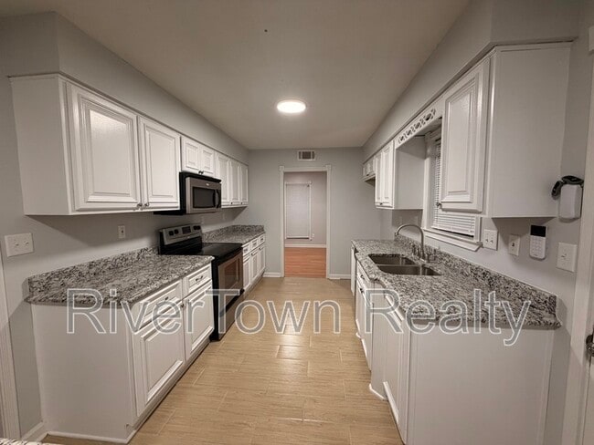 Photo - 2974 Crowell St House