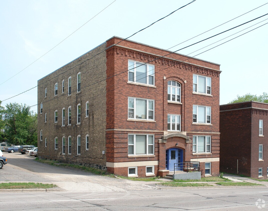 Primary Photo - 216 N 14th Ave E