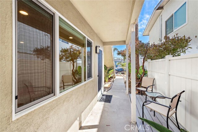 Building Photo - 226 Avenida Serra