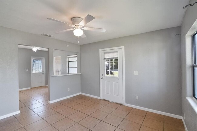 Building Photo - 1220 Morin St