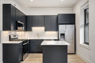 Building Photo - 1710 W Belmont Ave