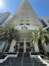 Building Photo - 950 Brickell Bay Dr