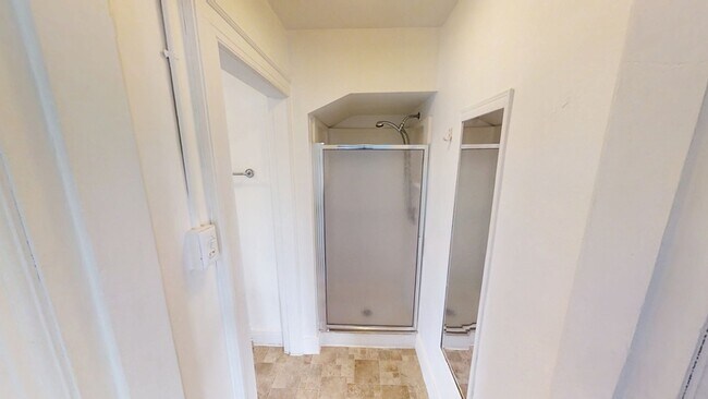 Building Photo - 105 N Adams St