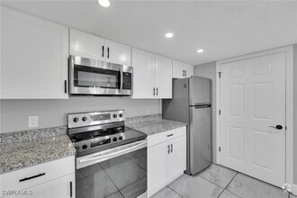 Building Photo - 1755 Four Mile Cove Pkwy
