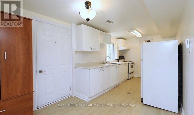 Photo du bâtiment - 4145-4145 Quaker Hill Dr