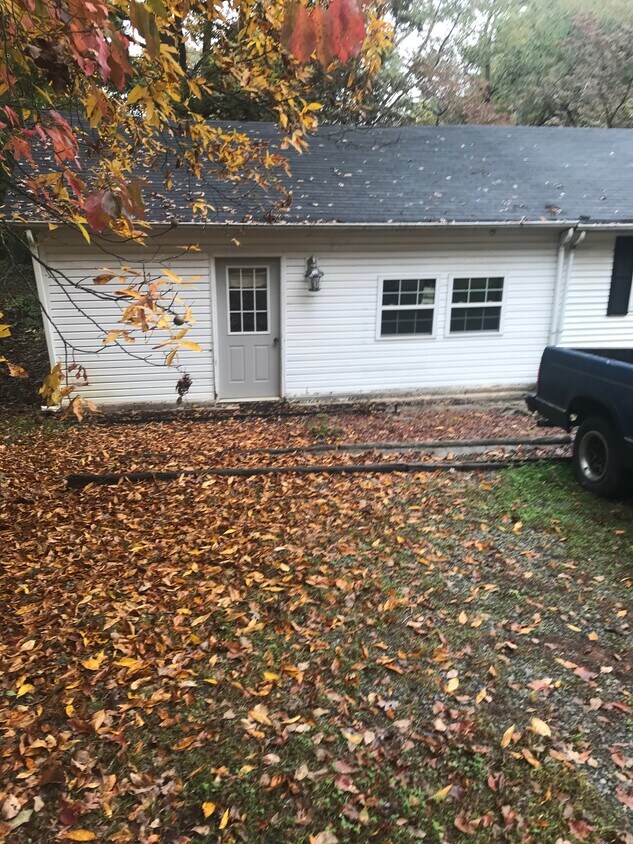 Primary Photo - 182 Hillcrest Rd