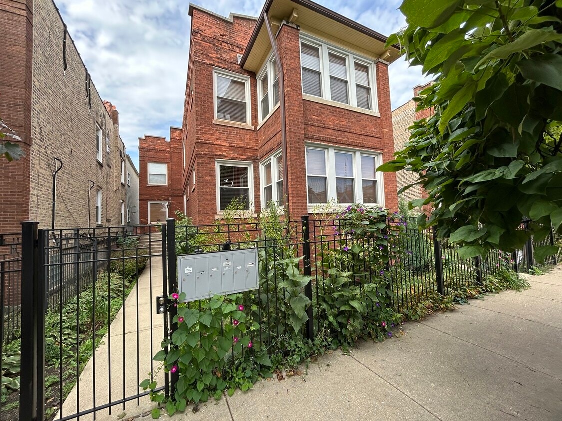 Foto principal - 2734 N Campbell Ave
