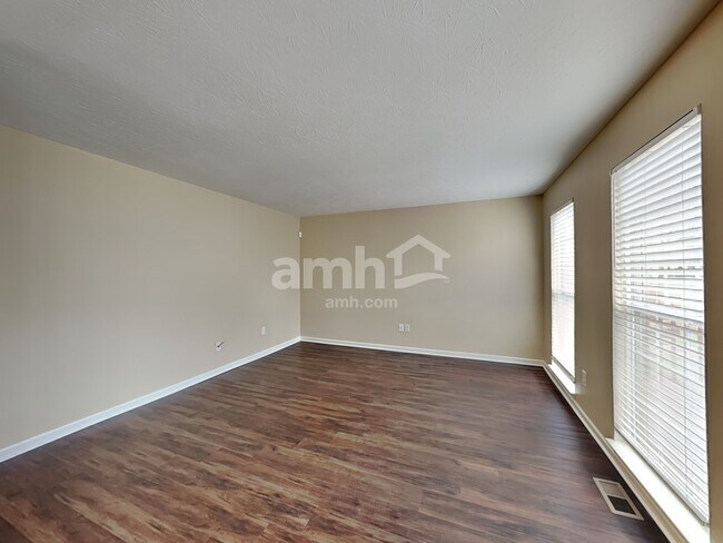 Foto del edificio - 182 Coyote Dr