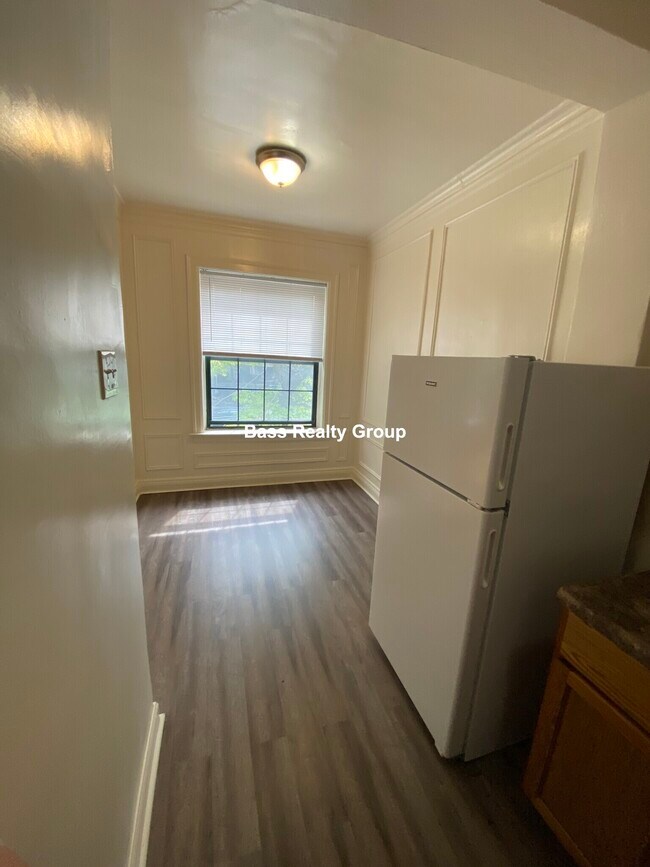 Foto del edificio - 1367 E 52nd St