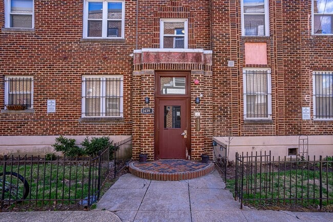 Building Photo - 1439 Spring Rd NW