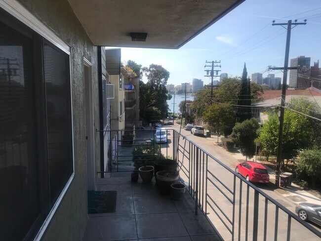 Foto del edificio - 556 Boden Way