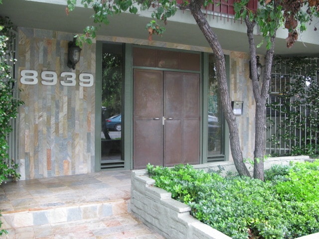 Building Photo - 8939 Cadillac Ave