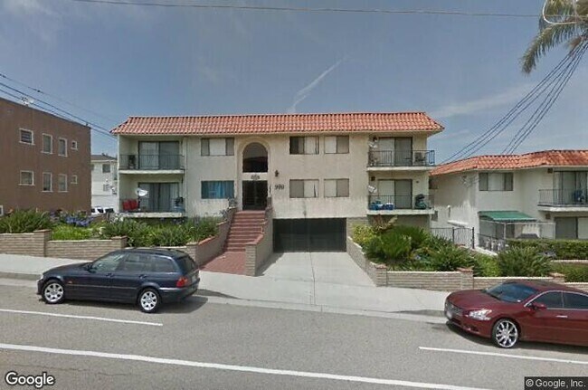 Front View - 970 W 19th St