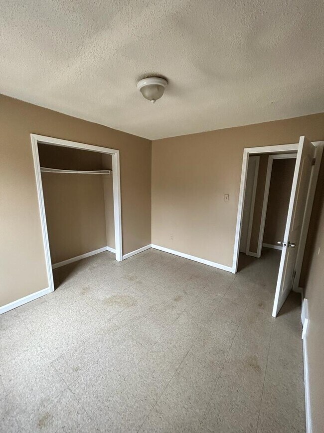 Foto del edificio - 5366 Clinchport Cir