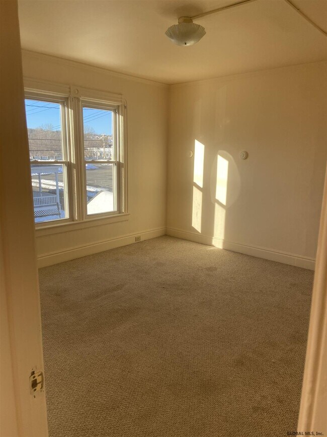 24 Hudson St Unit 2, Mechanicville, NY 12118 Room for Rent in