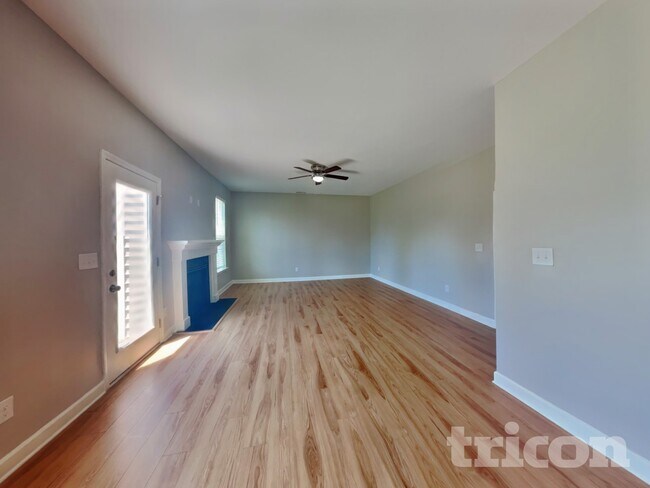 Foto del edificio - 120 Shore Pine Dr