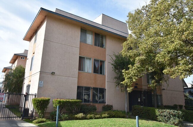 Foto del edificio - 1823 S. St Andrews Pl