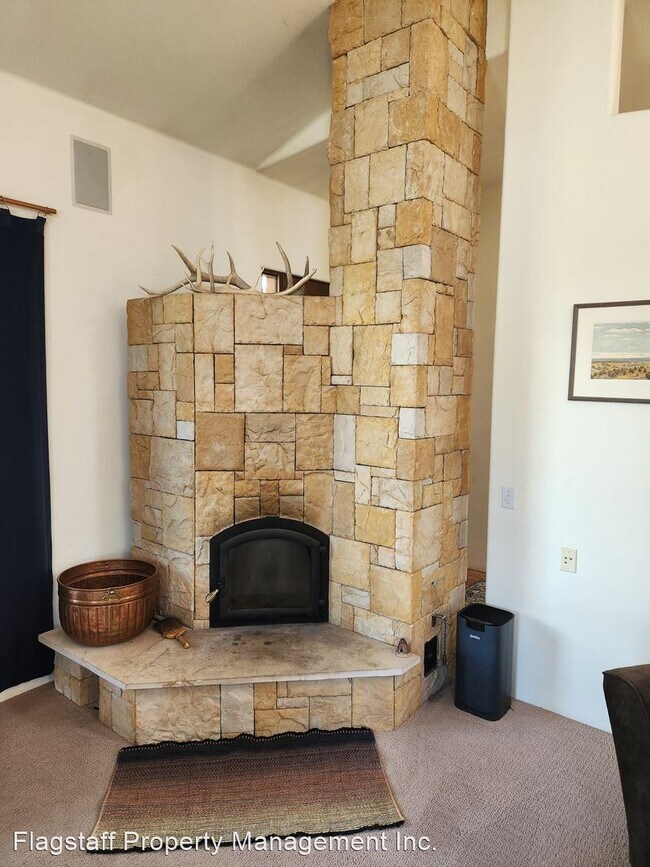Foto del edificio - 4 br, 3.5 bath House - 4772 E. Monroe Street