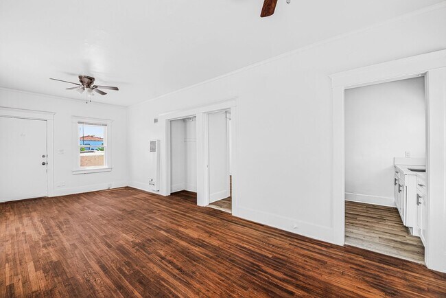 Foto del interior - 1045 E 4th Street