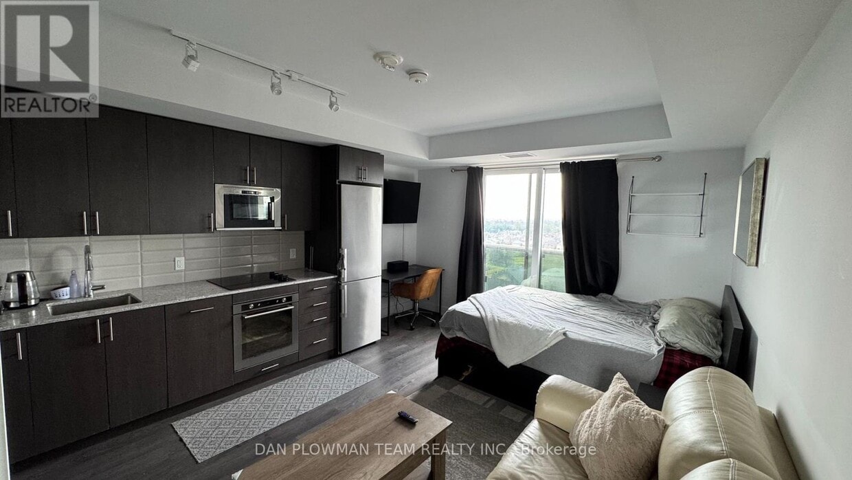 Photo principale - 2550-2550 Simcoe St N
