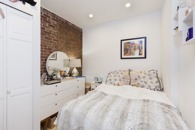Building Photo - 215 East 26th Street