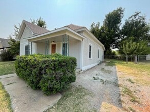 Building Photo - 1516 S Dille Ave