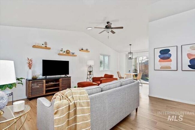 Foto del edificio - 8491 W Holbrook Ct