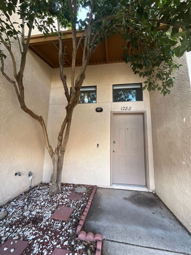Primary Photo - 3 bedroom 2.5 bath townhome for rent