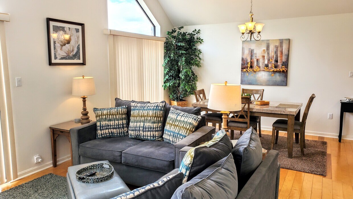 410 Cherrington Dr Unit 409 Courtyard Patio, Harrisburg, PA 17110