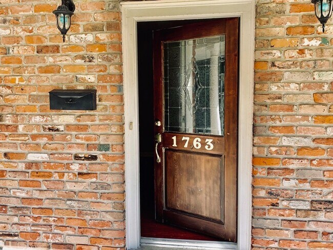 Foto del edificio - Immaculate home in Broadmoor