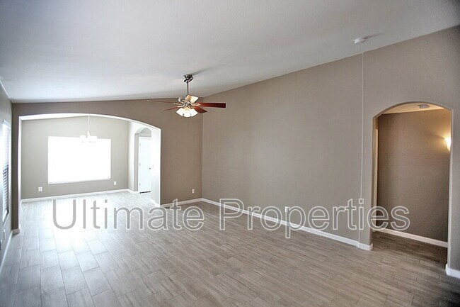 Foto del edificio - 11245 W Phillip Jacob Dr