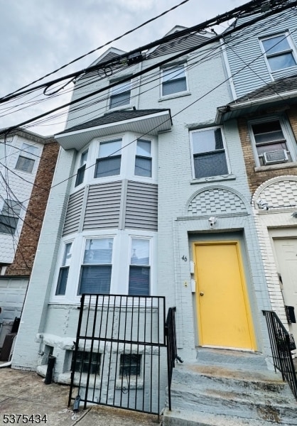 Primary Photo - 46 Oriental St