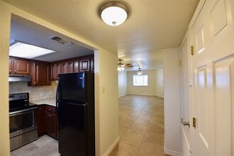 Building Photo - 113 B Rhonda Dr