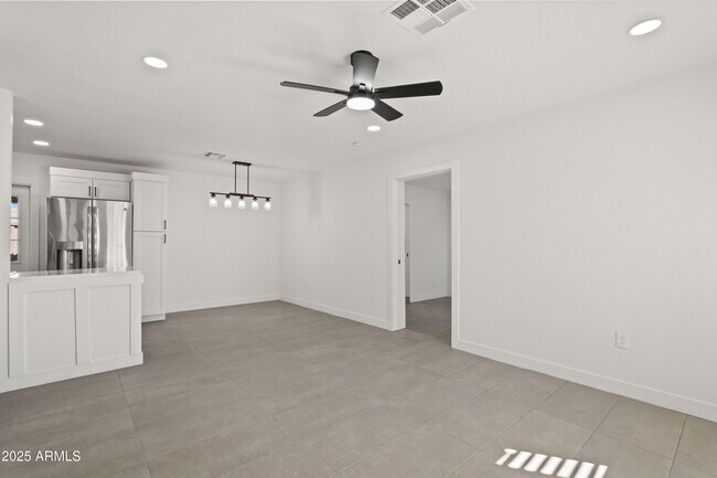 Building Photo - 2056 E Orange St.